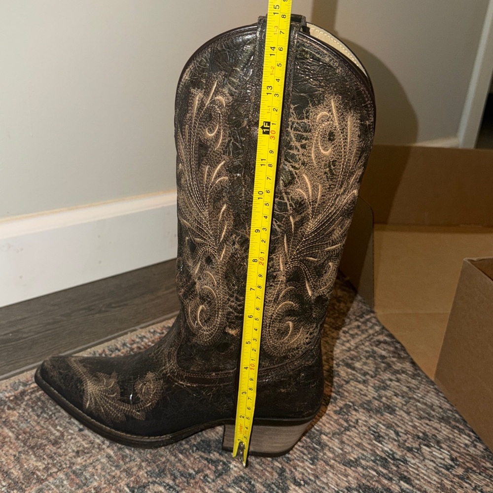 Brown Embroidered Heeled Boots NWT - Picture 9 of 9